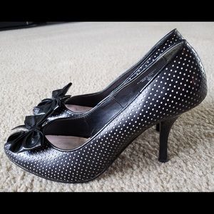 Adorable L.E. I. Peep Toe Heels